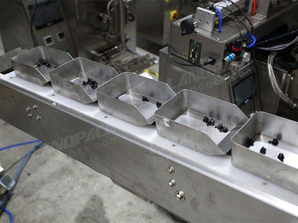 biscuit packing machine